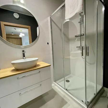 Apartment Oaza - Jacuzzi, Sauny, Sala Zabaw, Bilard, Garaz, Do Plazy 400m Jastrzębia Góra
