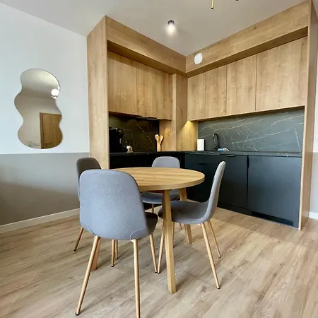 Apartment Oaza - Jacuzzi, Sauny, Sala Zabaw, Bilard, Garaz, Do Plazy 400m
